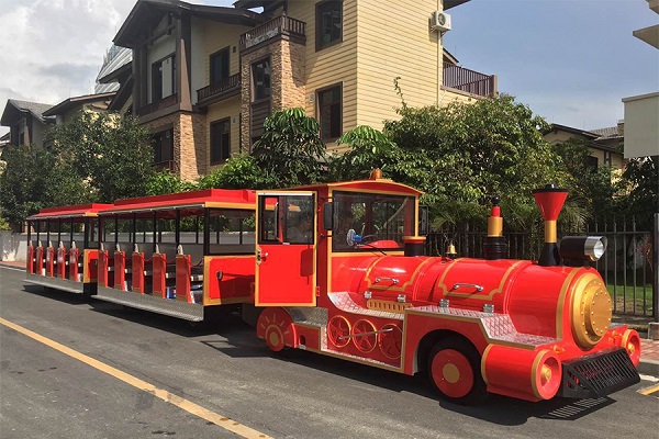 amusement park kiddie train ride